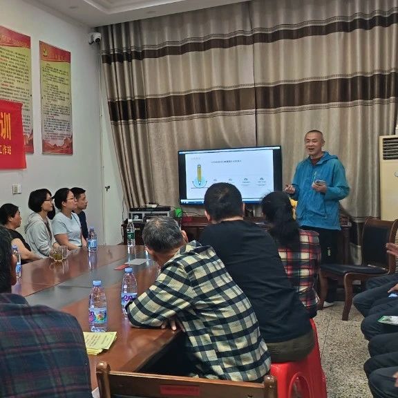 科技特派员送技下乡，福安60余名农户夜学葡萄高效栽培