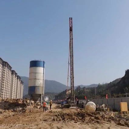 湾坞西片区排洪渠工程加快复工建设