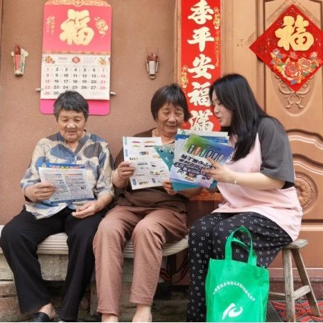 走访入户搞宣传  平安康厝创建入人心