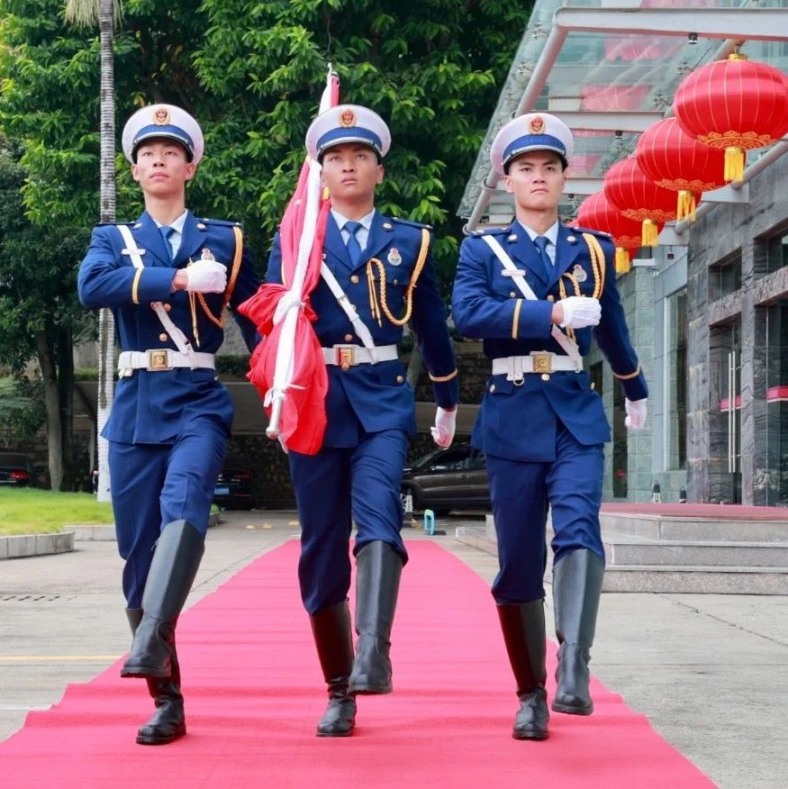 祝福祖国 生日快乐 | 我市隆重举行升国旗仪式