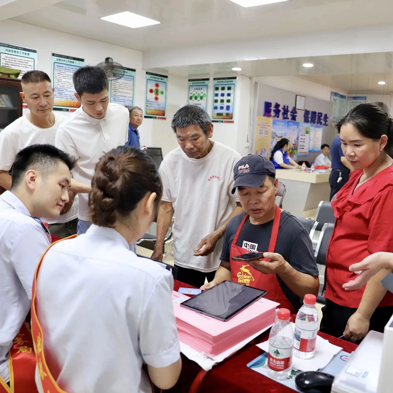 我市开展“青春聚力办实事 流动办税惠民生”活动