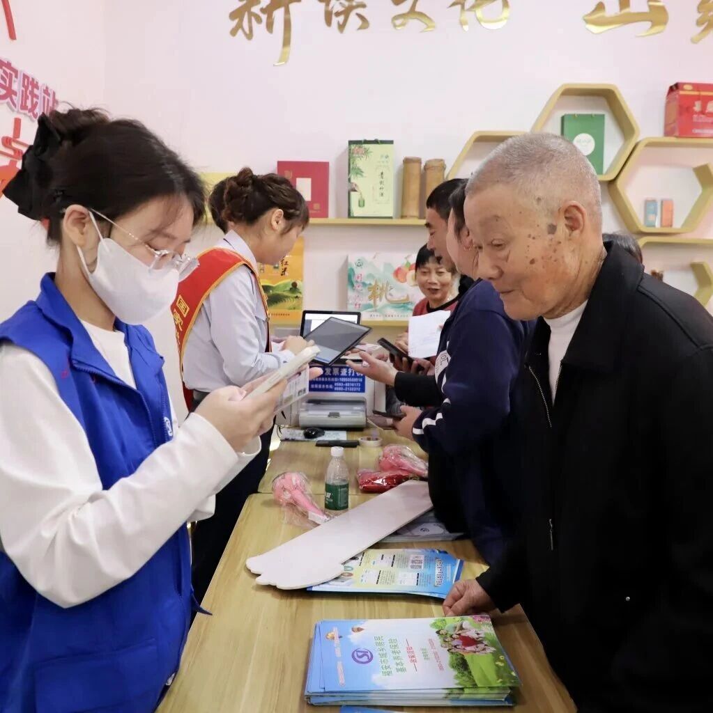 践行政务服务“五个一”  市行管委、福安税务局开展“流动窗口到基层 一线服务为民生”活动