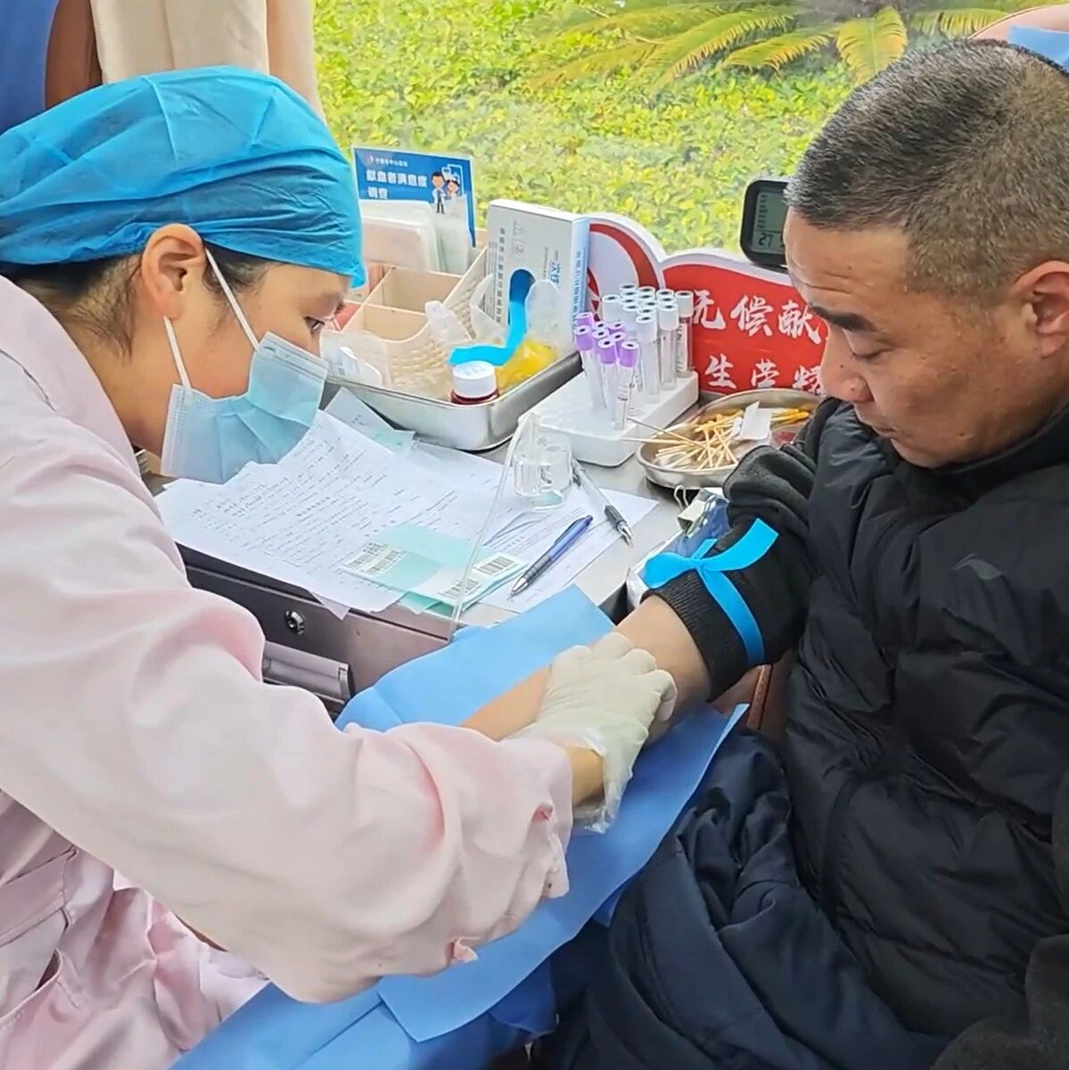 市卫健系统开展“热血送暖 为生命接力”无偿献血活动