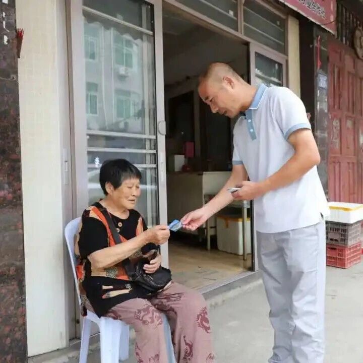 上白石镇：矛盾不上交，服务送上门